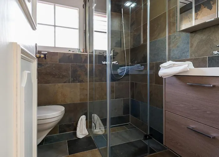 Montela & - Casa Antares Apartman