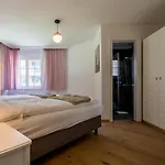 Montela & - Casa Antares Apartmán *